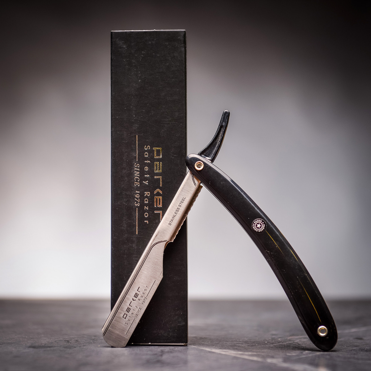 Hexagon plný luxusní péče o vousy - Fotbalový