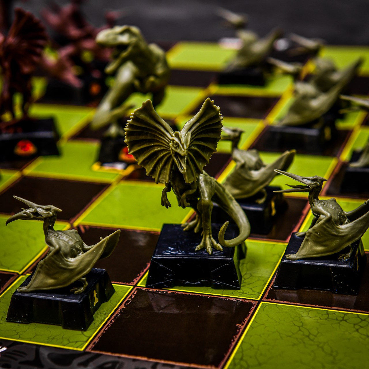 Jurassic Park Chess Set Dinosaurs - Šachy Jurský park