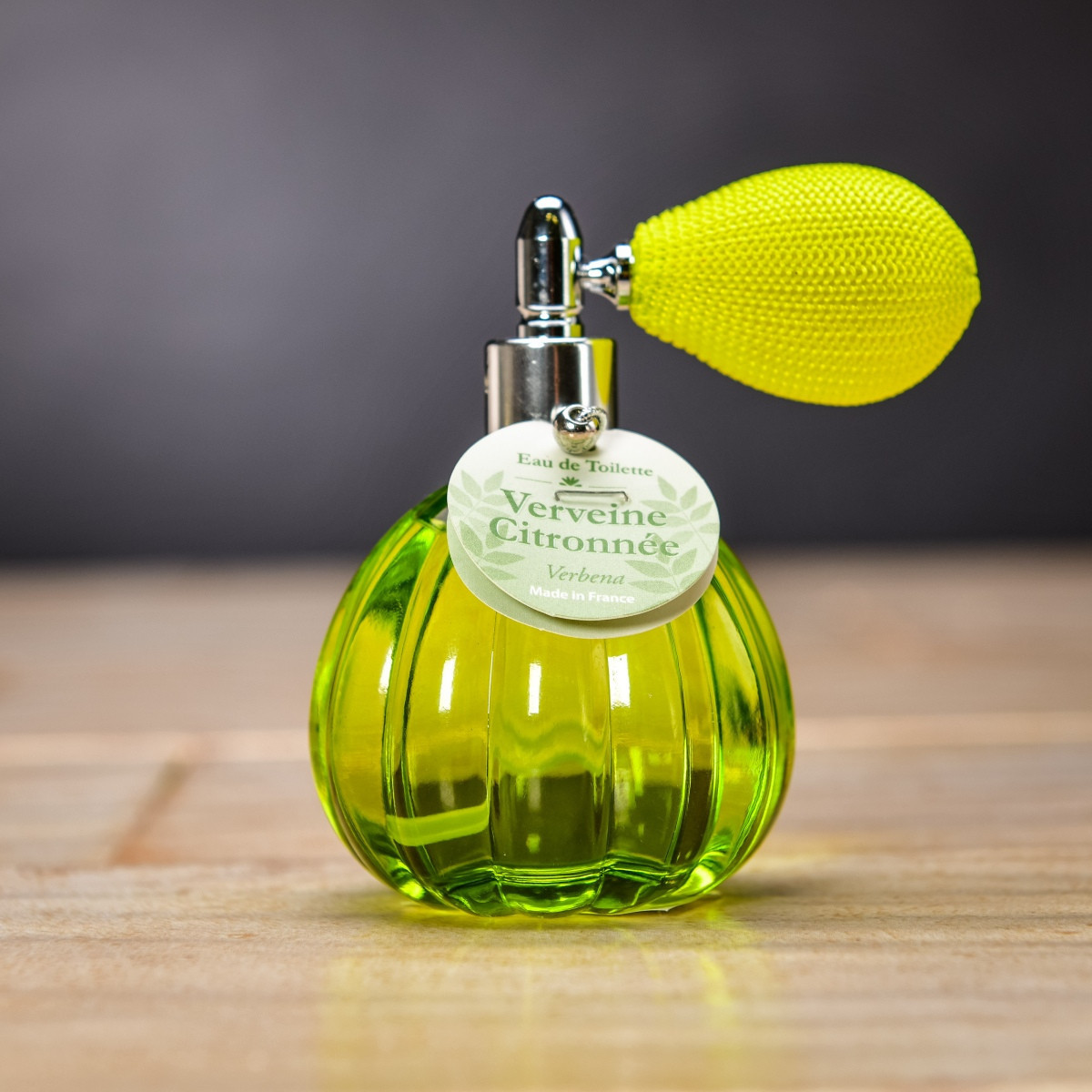 Toaletní voda s vůní verbeny ve stylovém retro rozprašovači 60 ml