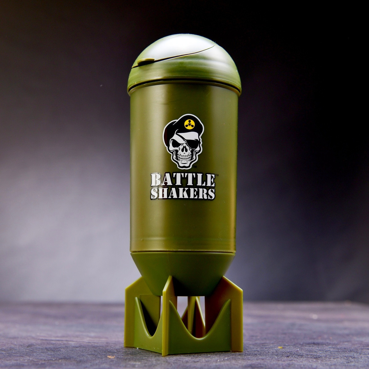 Stylový shaker ve tvaru bomby 600 ml