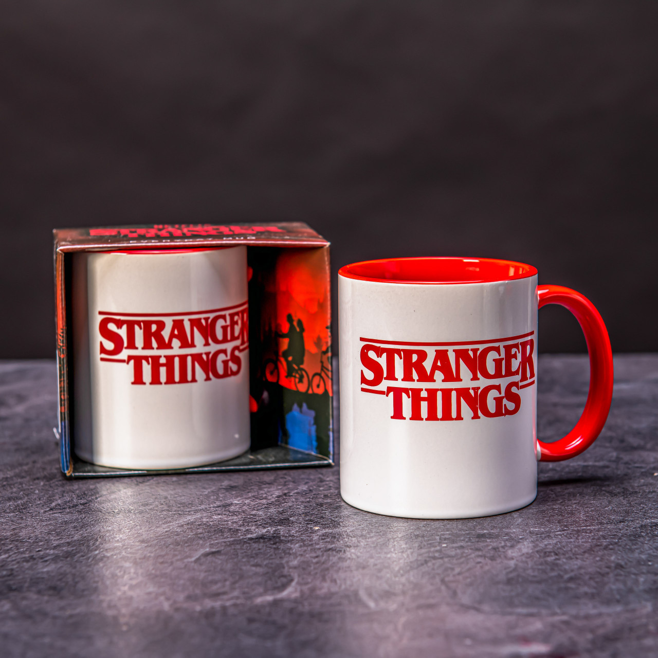Hrnek keramický - Stranger things logo - 315 ml
