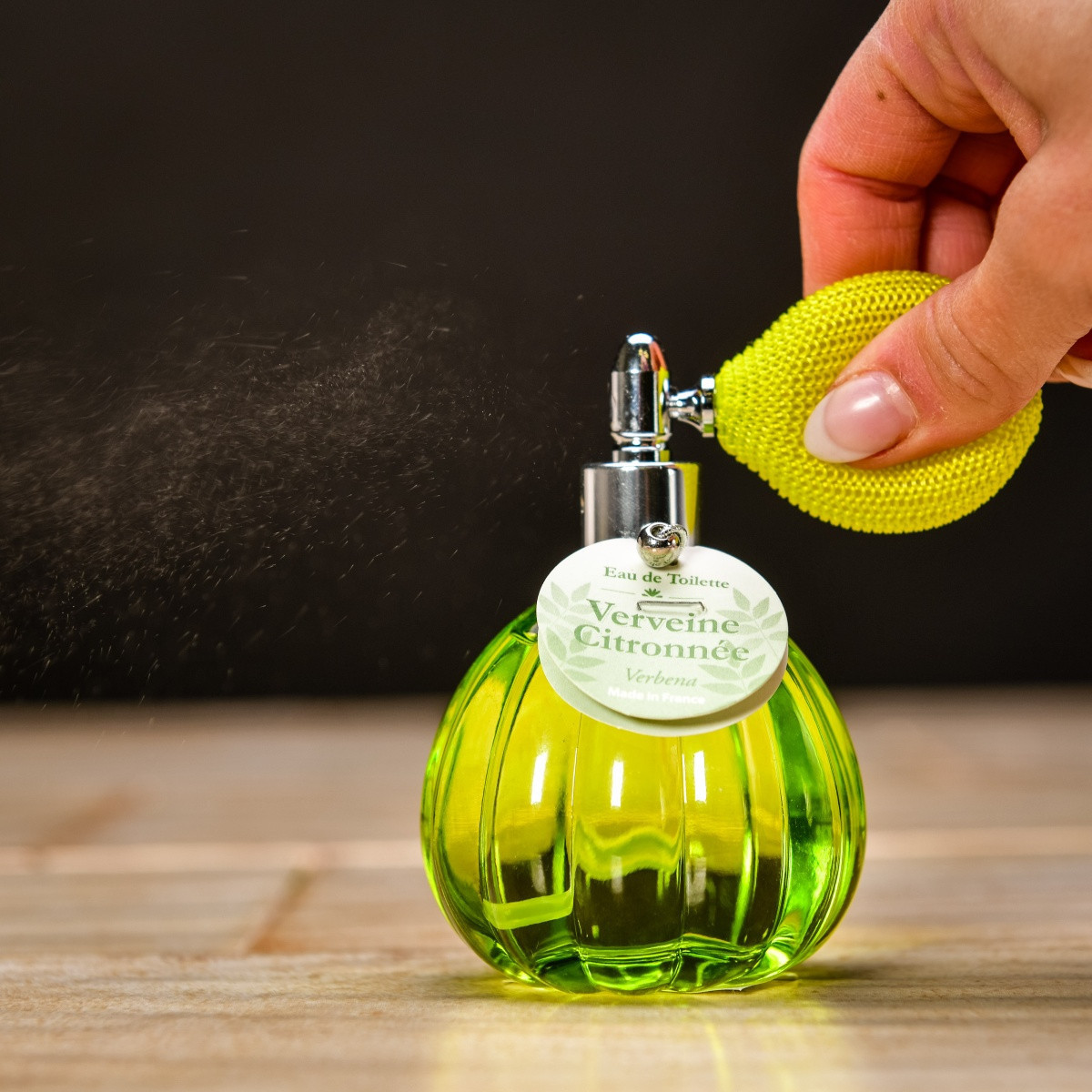 Toaletní voda s vůní verbeny ve stylovém retro rozprašovači 60 ml