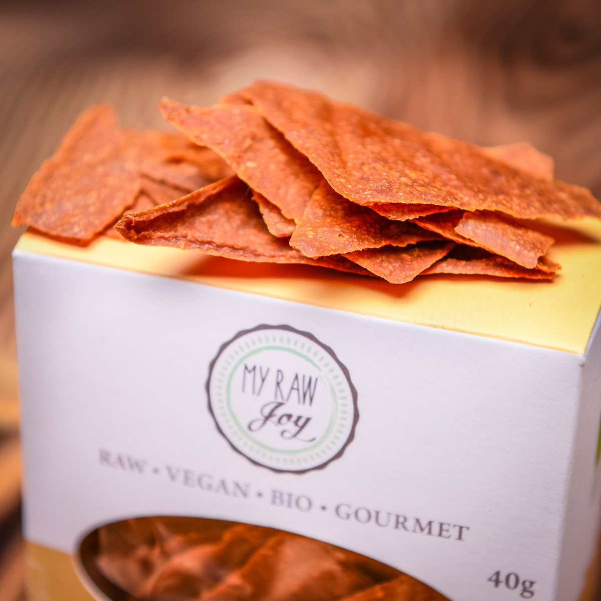 MyRaw sýrové krekry Cheezy Crisps 40 g
