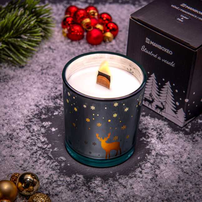 Weihnachtskerze mit knisterndem Holzdocht und intensivem Duft – Zeder & Kiefer 150 g