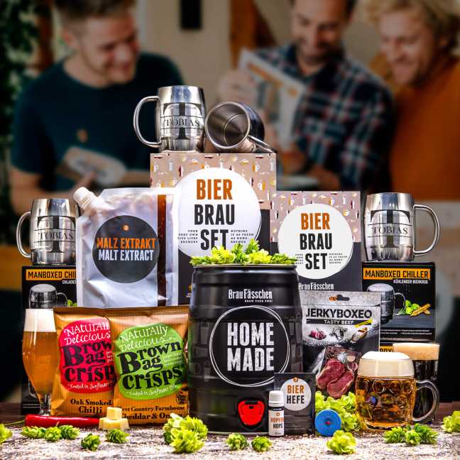 Hausbrauerei XXXL + 4 Bierbecher mit Gravur