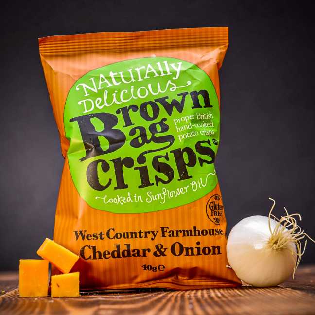Knusprige, handgemachte Brown Bag Crisps mit Cheddar und Zwiebel 40 g